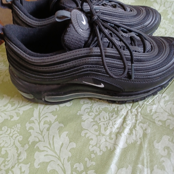 Nike Air Max - Picture 2 of 4